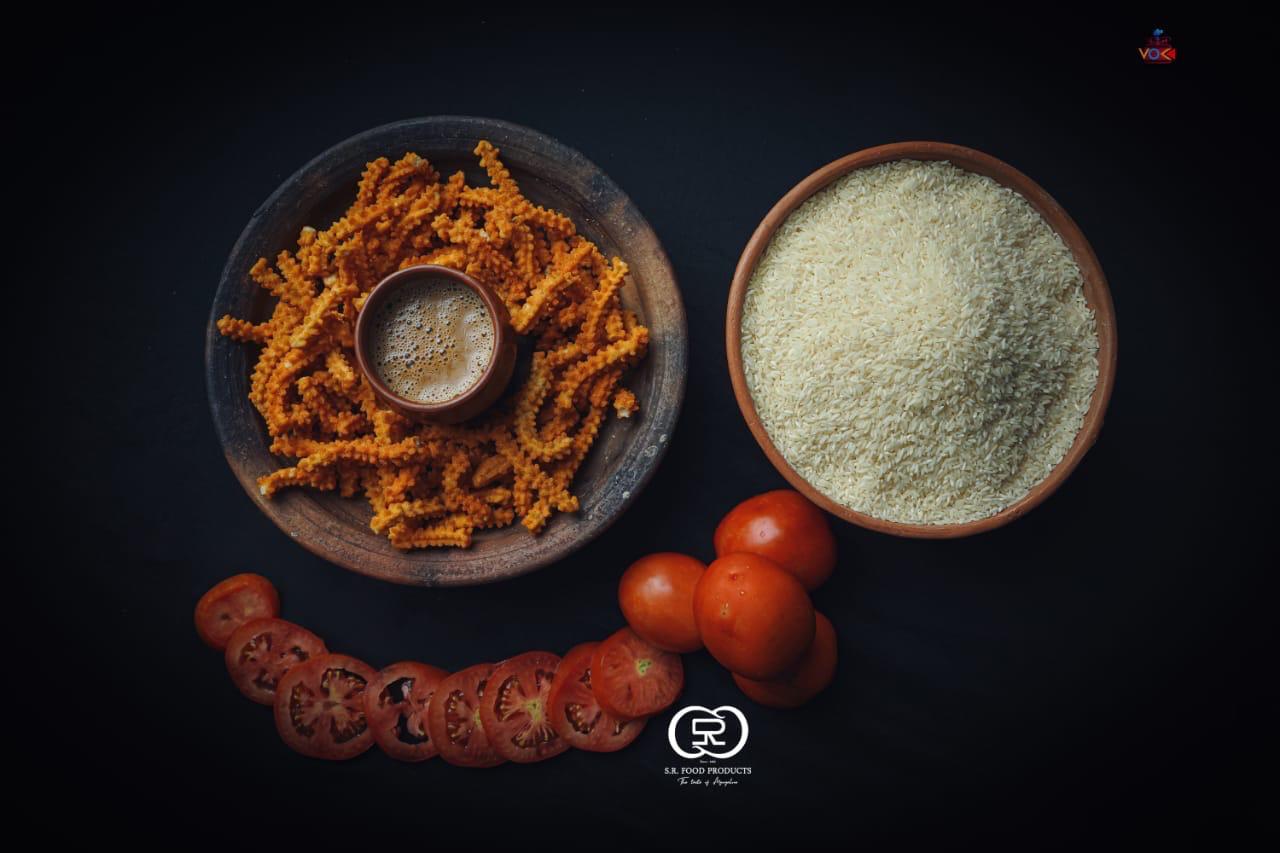 Tomato muruku tangy red