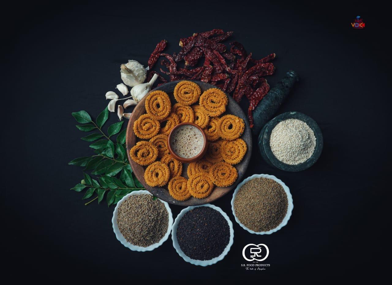 Fresh crispy chakuli spirals